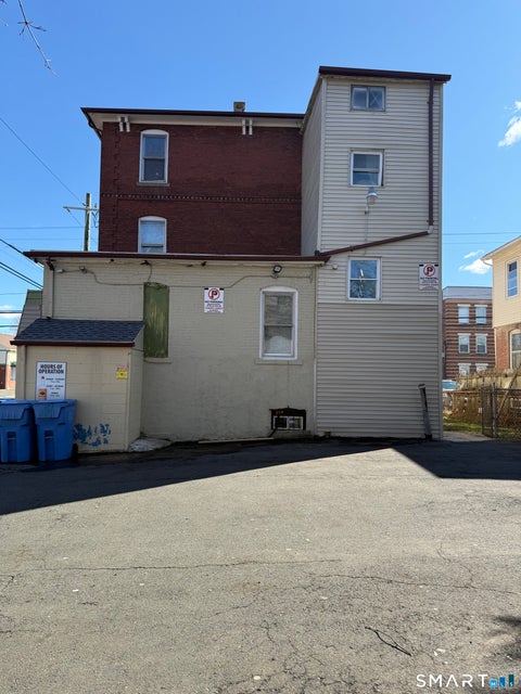Multifamily For Sale - 198 Oak Street<br/> New Britain, CT 06051