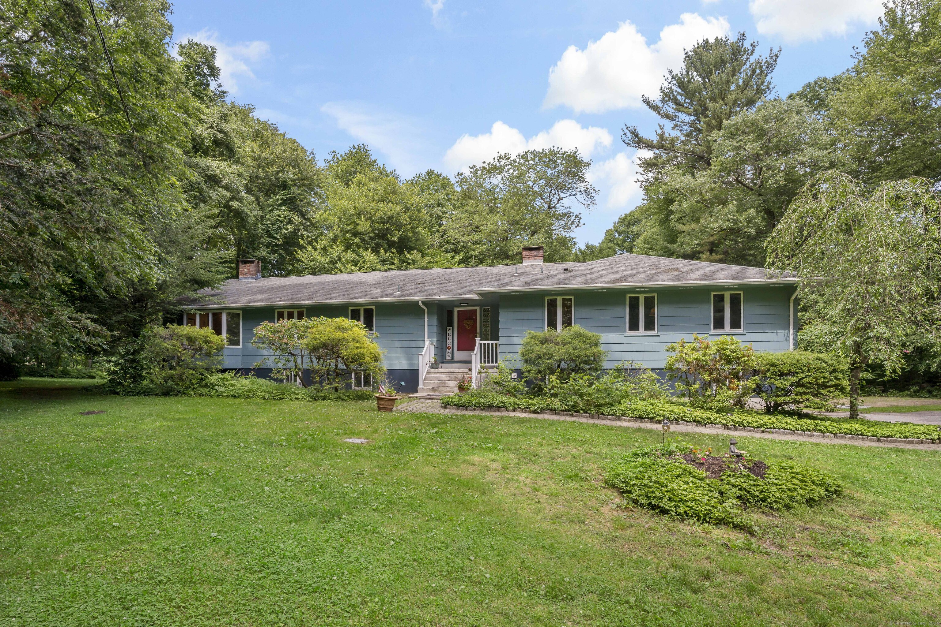 Property for Sale at 91 Northrop Road, Woodbridge, Connecticut - Bedrooms: 4 
Bathrooms: 3 
Rooms: 10  - $649,900