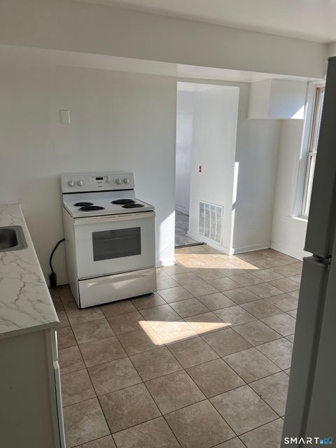 Photo of 40 Jane Street #1st, Bridgeport, CT 06608 (MLS # 24164390)