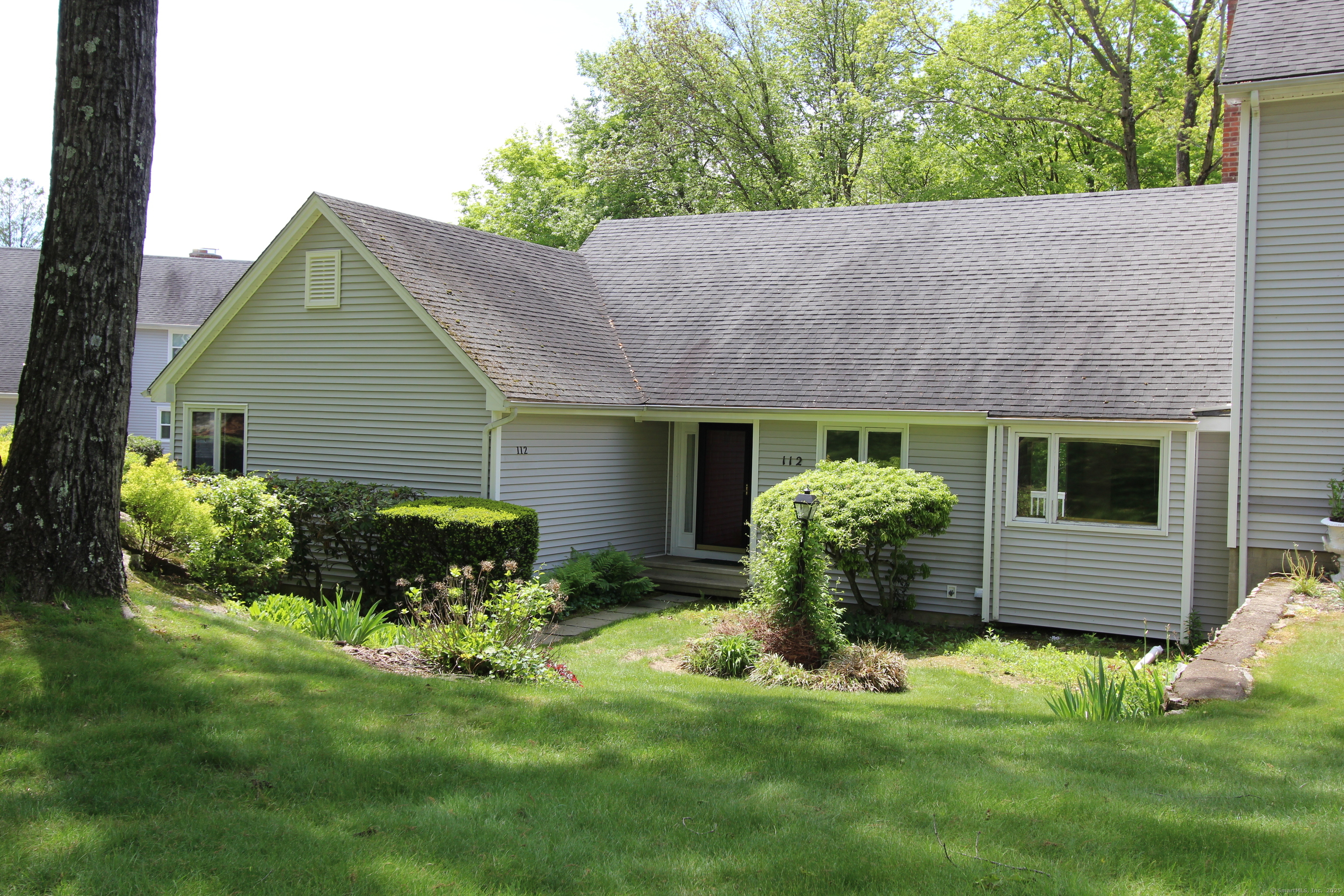 112 Paugassett Lane #112, Shelton, Connecticut image 1