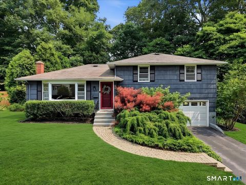 Photo of 61 Hilltop Road, Groton, CT 06355 (MLS # 24190456)