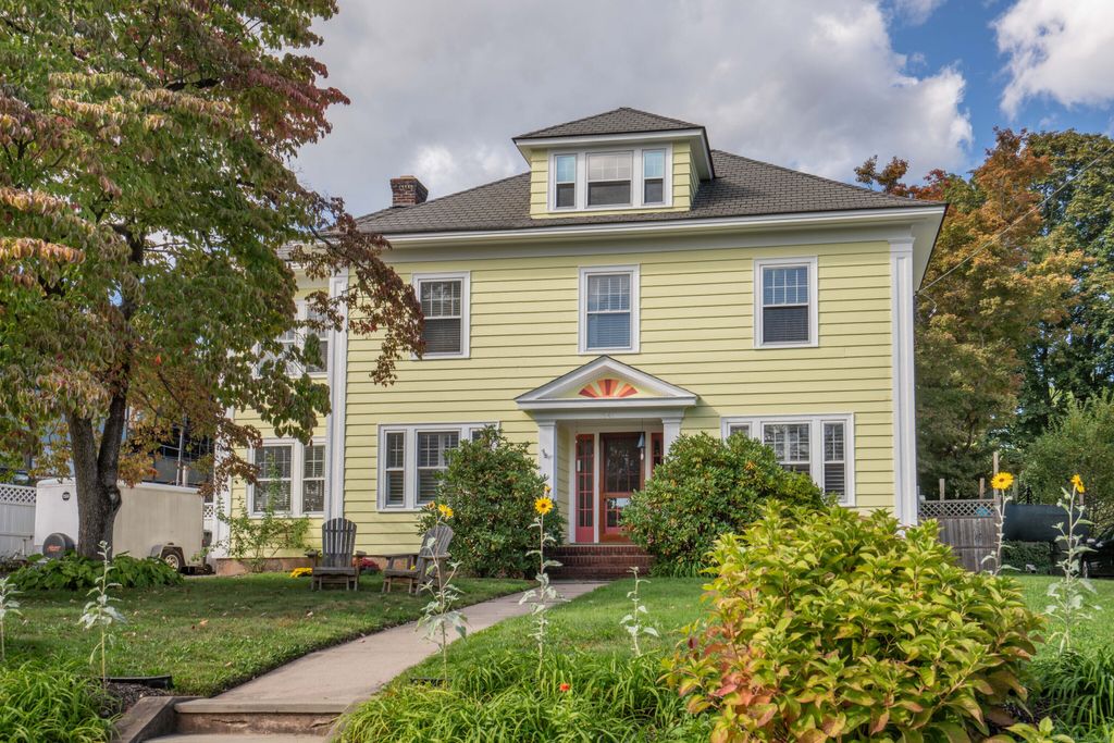 Photo of 1640 Boulevard Boulevard, West Hartford, CT 06107 (MLS # 24111582)