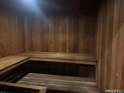 Tiny photo for 133 Harbor Close #133, New Haven, CT 06519 (MLS # 24201716)