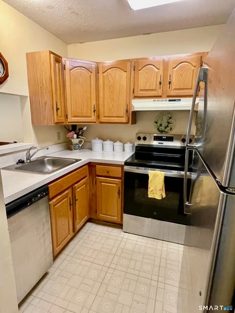 Tiny photo for 625 Palisado Avenue #102, Windsor, CT 06095 (MLS # 24197536)