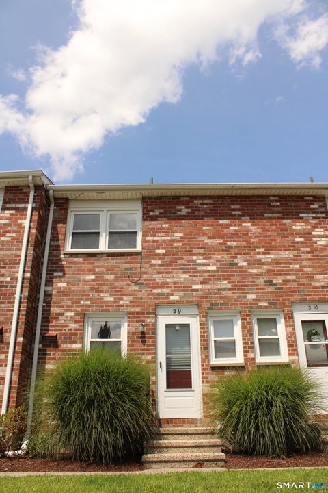 Condo For Rent - 43 Hiltbrand Road #2-9<br/> Hartford County, Bristol, CT 06010