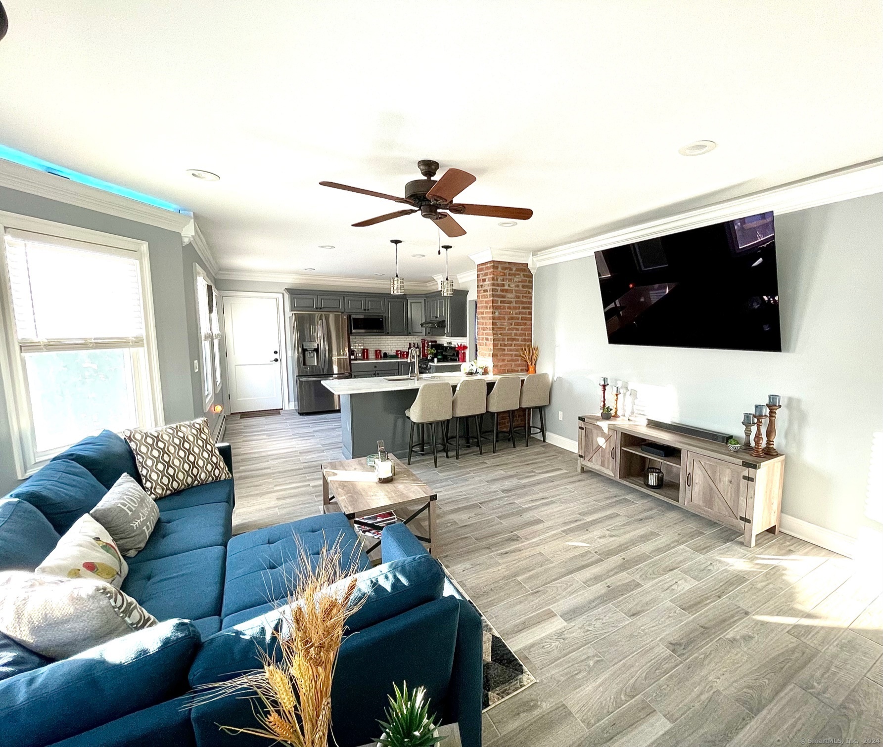 87 South Whittlesey Avenue 1