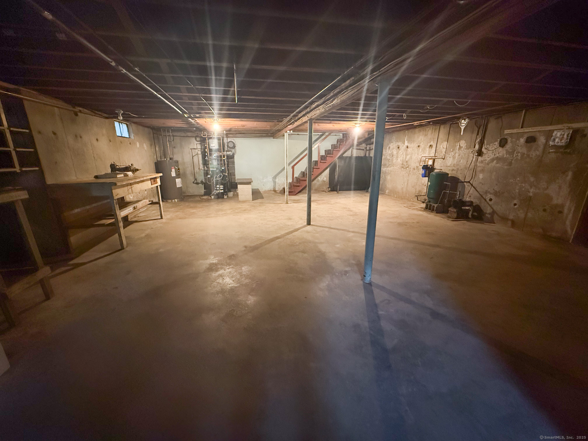 Simsbury, Connecticut 06089, United States, 2 Bedrooms Bedrooms, ,1 BathroomBathrooms,Residential,Active,193163