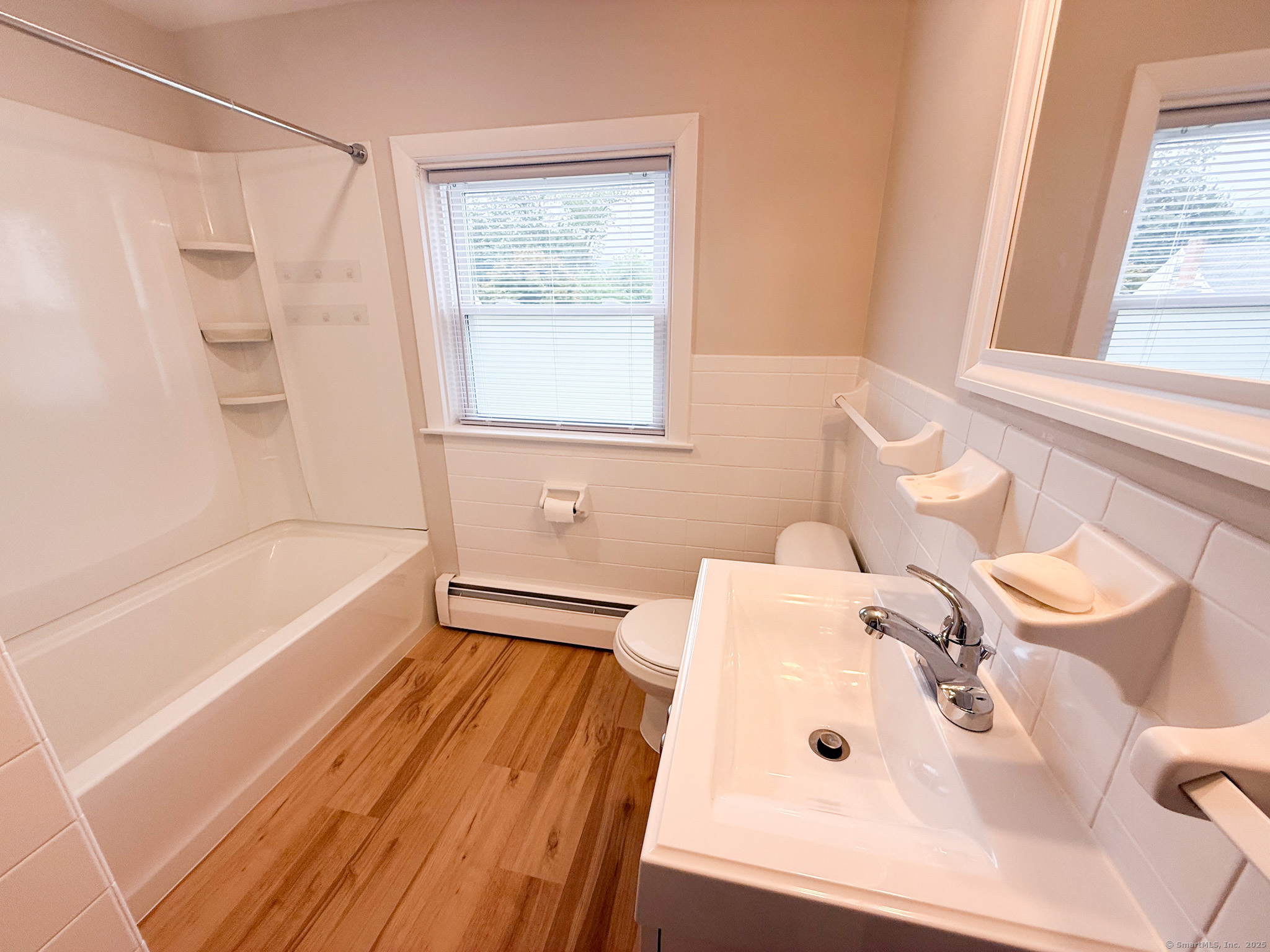 Simsbury, Connecticut 06089, United States, 2 Bedrooms Bedrooms, ,1 BathroomBathrooms,Residential,Active,193163