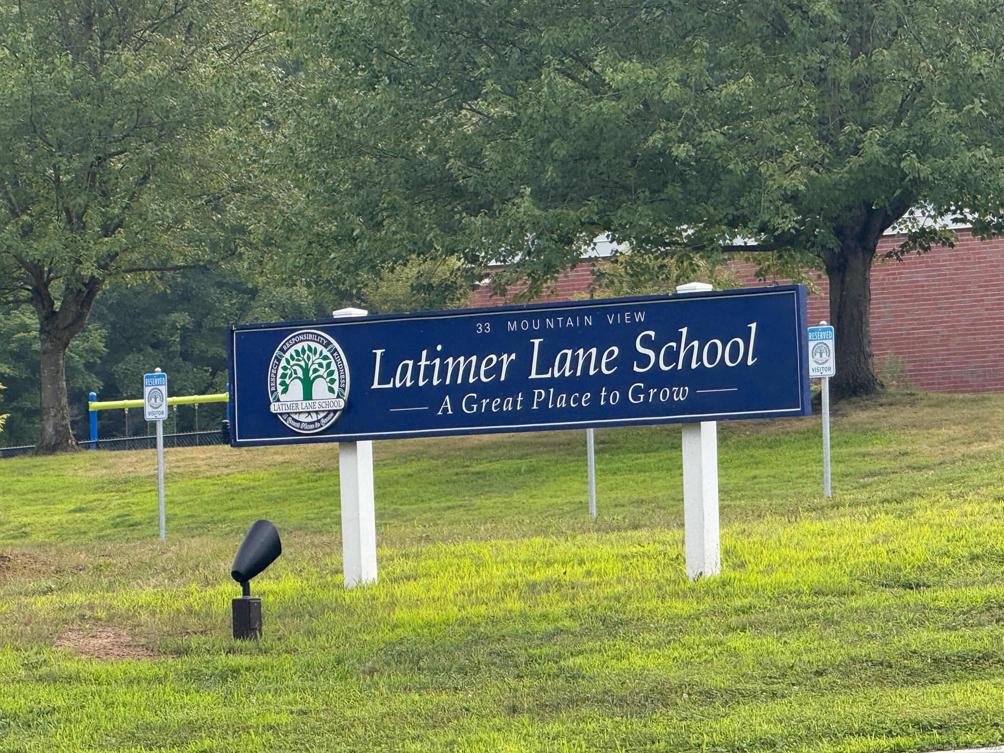 Simsbury, Connecticut 06089, United States, 2 Bedrooms Bedrooms, ,1 BathroomBathrooms,Residential,Active,193163