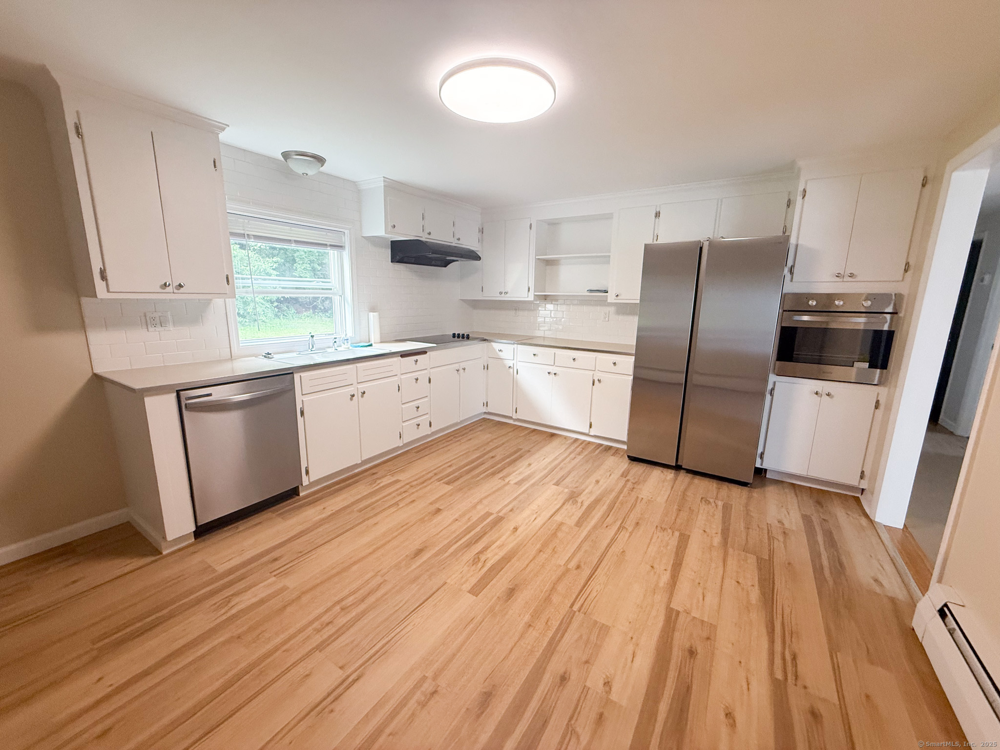 Simsbury, Connecticut 06089, United States, 2 Bedrooms Bedrooms, ,1 BathroomBathrooms,Residential,Active,193163