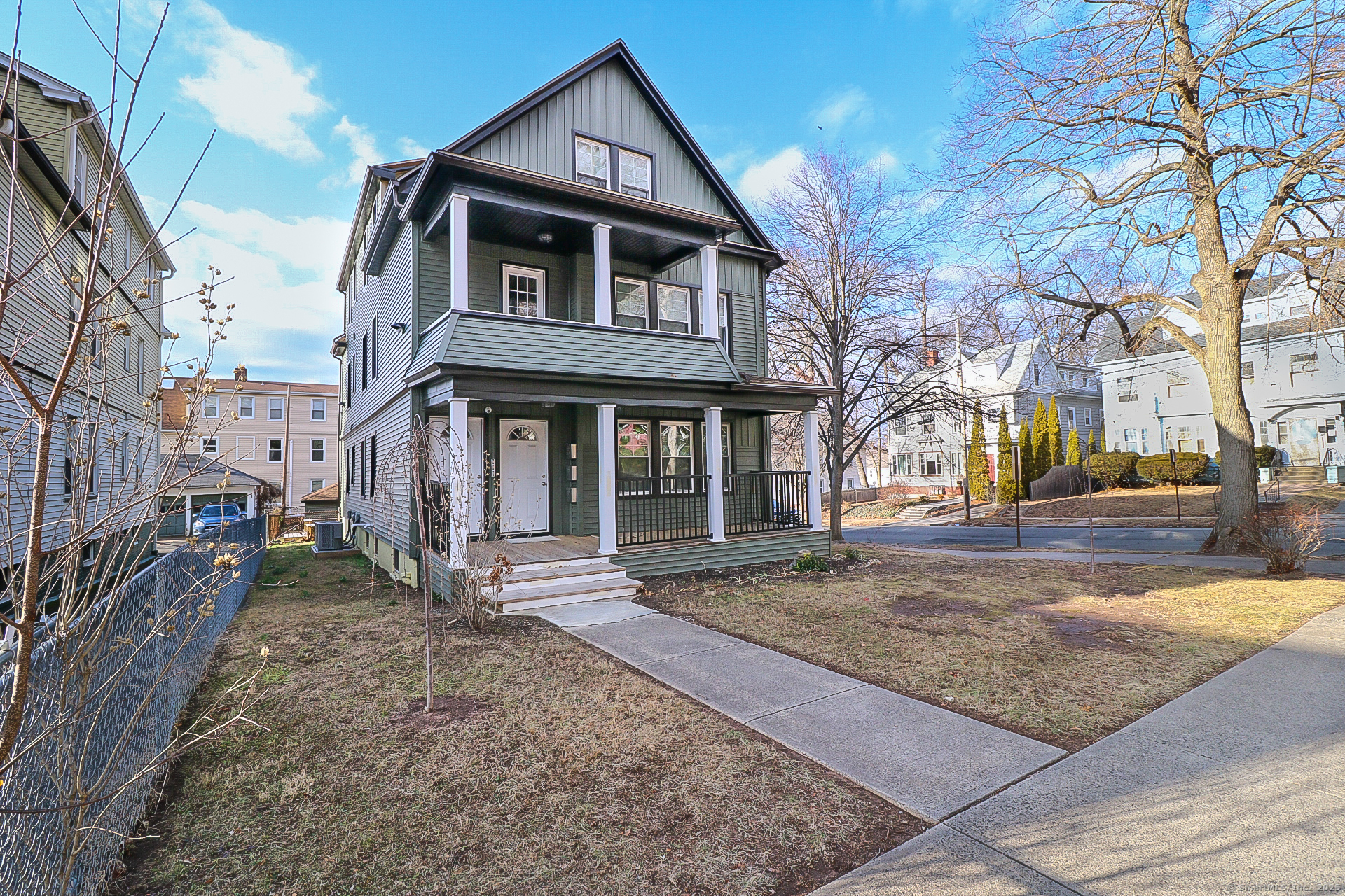 Sheldon Terrace 2nd Floor, New Haven, Connecticut - 2 Bedrooms  
1 Bathrooms  
5 Rooms - 