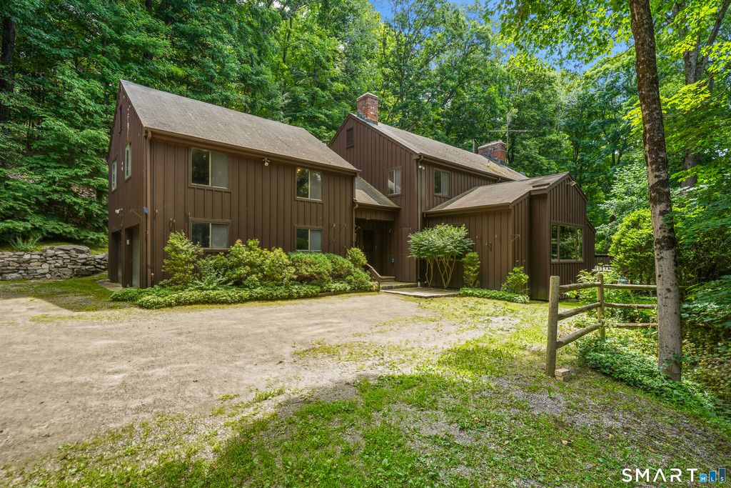Photo of 5 Newtown Turnpike, Weston, CT 06883 (MLS # 24162524)