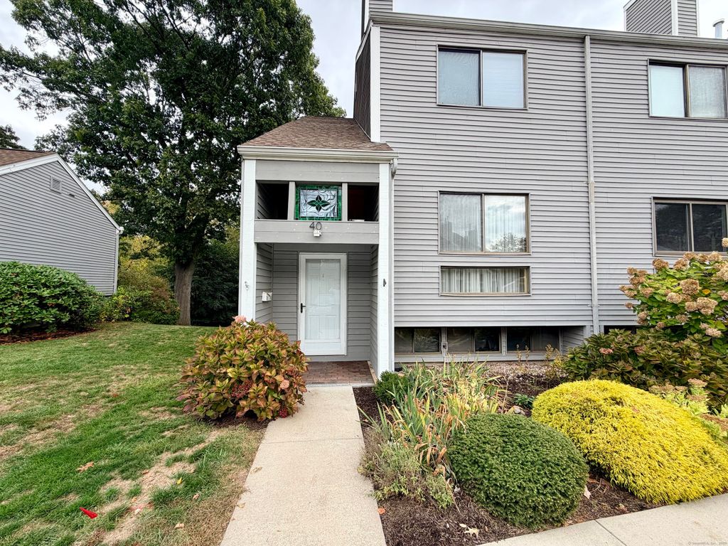 Photo of 40 Crossroads Lane #40, Glastonbury, CT 06033 (MLS # 24135935)