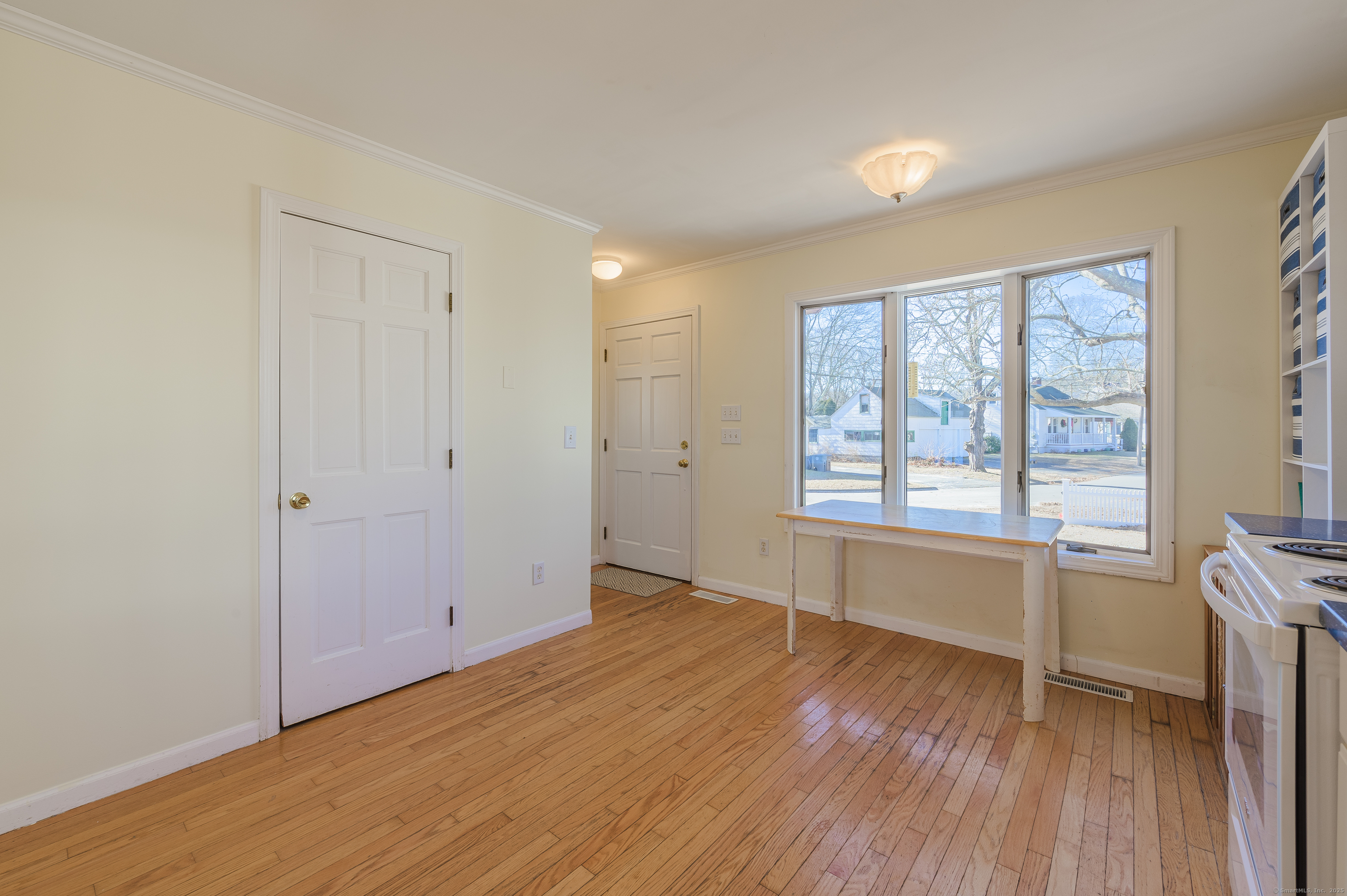 33 Saunders Drive, East Lyme, Connecticut image 4