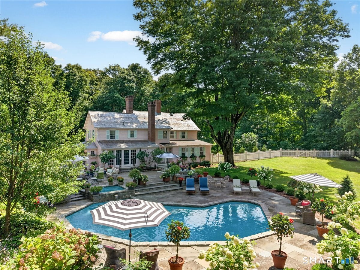 25 Johnny Cake Hill Road