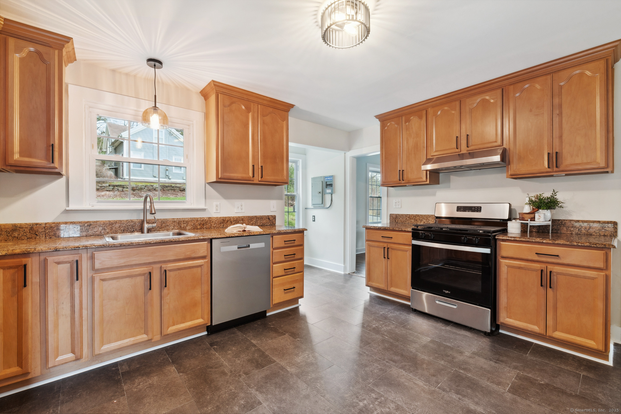 8 Conklin Road, Stafford, Connecticut image 4