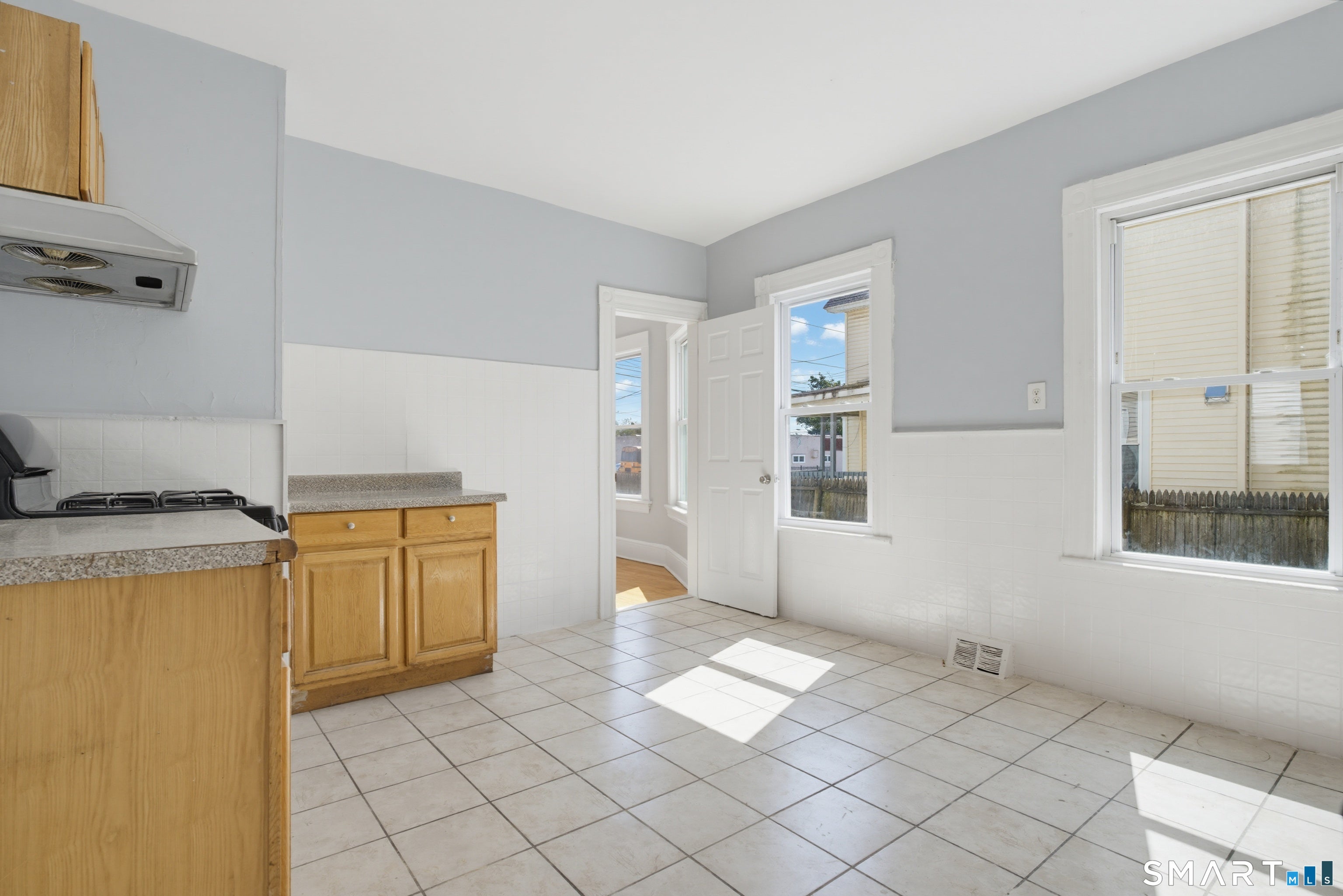 869 Central Avenue