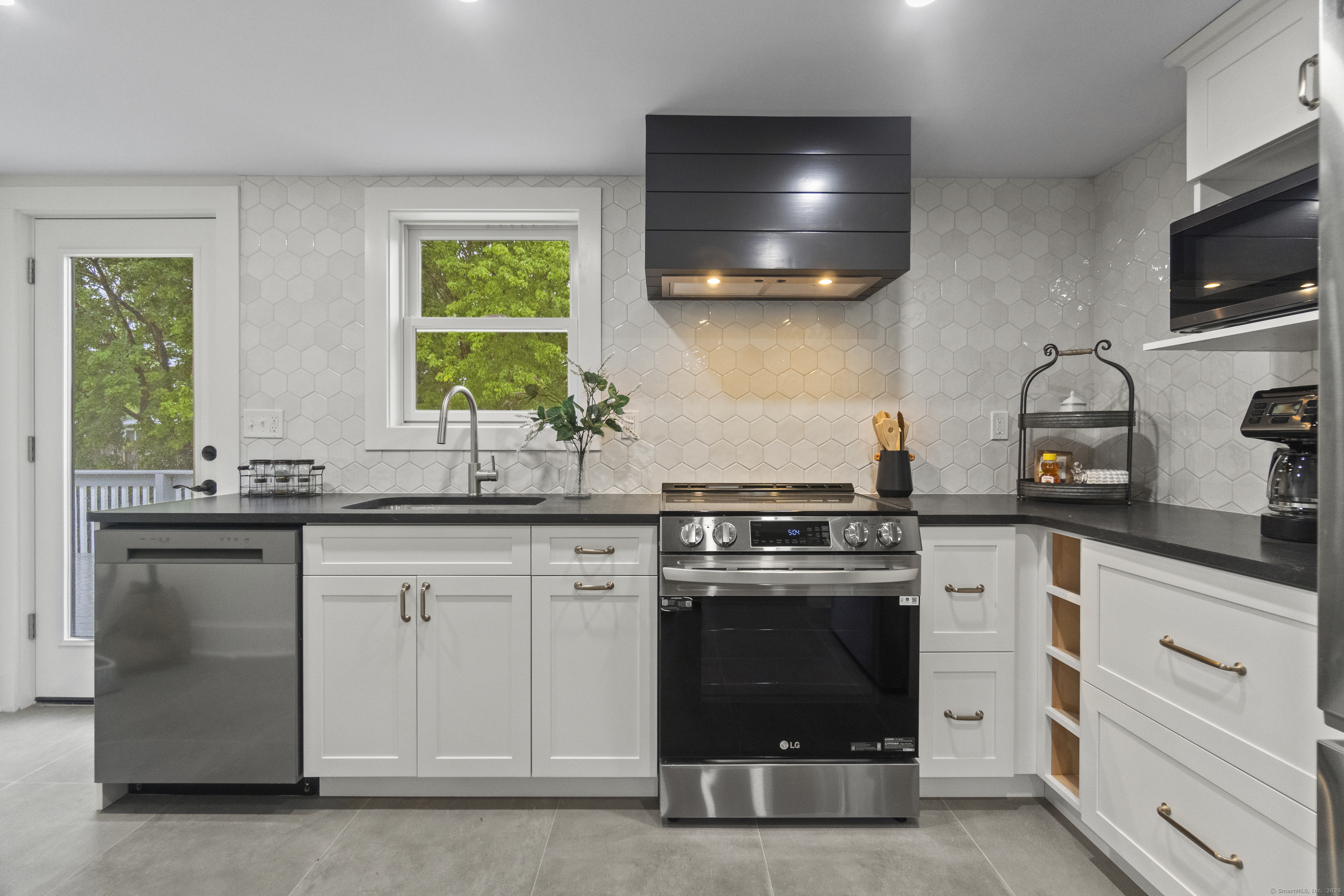 18 King Street, Old Saybrook, Connecticut image 4