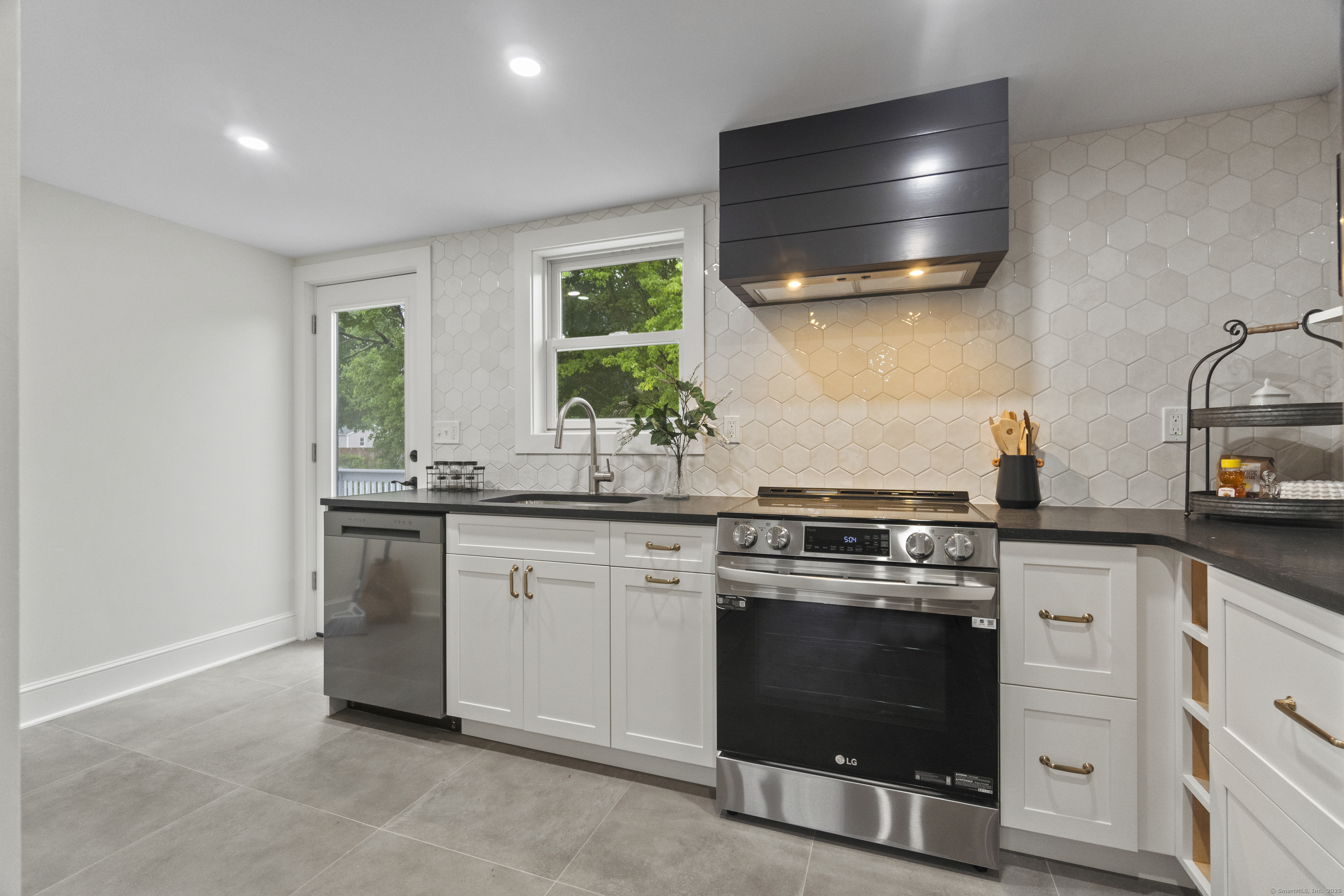 18 King Street, Old Saybrook, Connecticut image 5