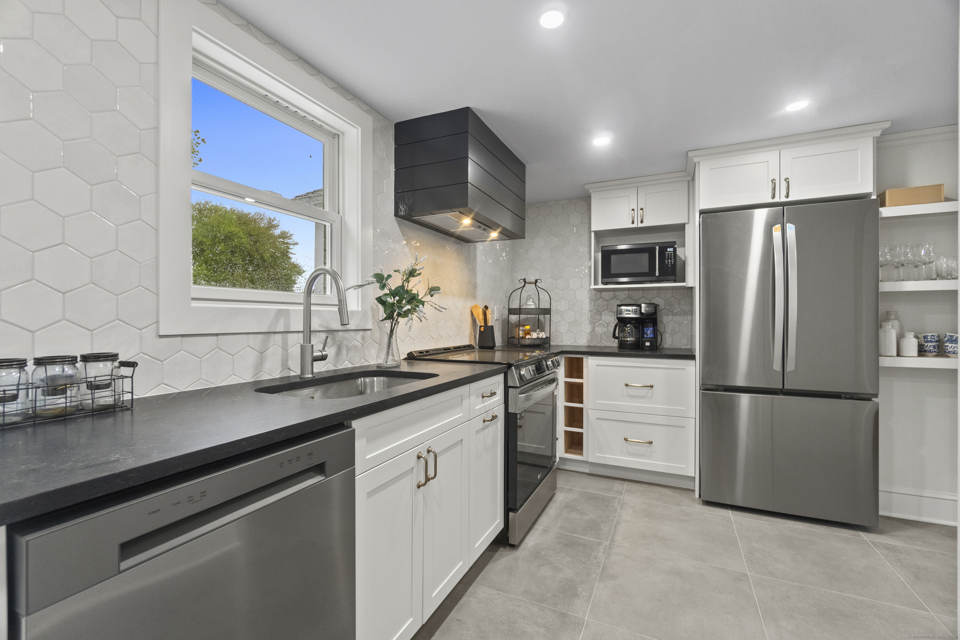 18 King Street, Old Saybrook, Connecticut image 7