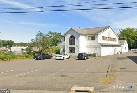 Photo of 695 South Main Street, Middletown, CT 06457 (MLS # 24147040)