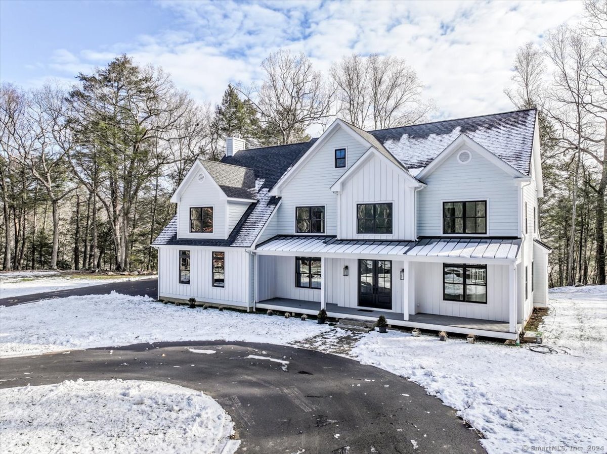 Farm Field Ridge Rd Road, Newtown, Connecticut - 5 Bedrooms  
5 Bathrooms  
10 Rooms - 