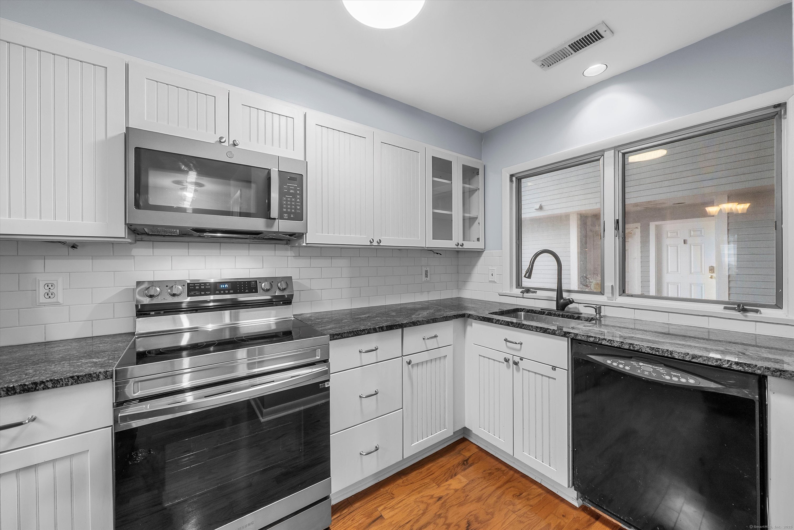 115 Flax Hill Road #APT 9, Norwalk, Connecticut image 4