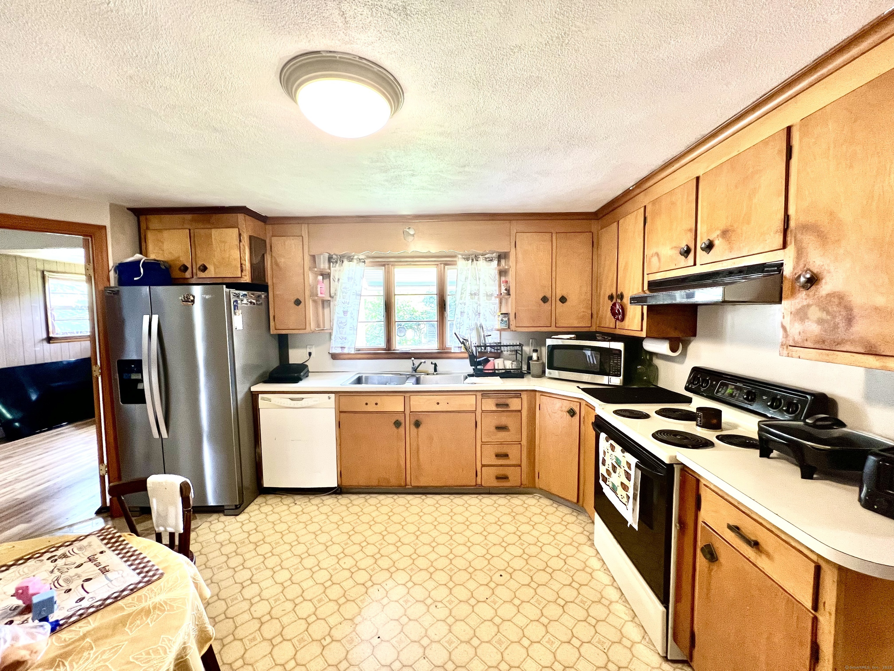 27 Eton Place, New Britain, Connecticut image 6
