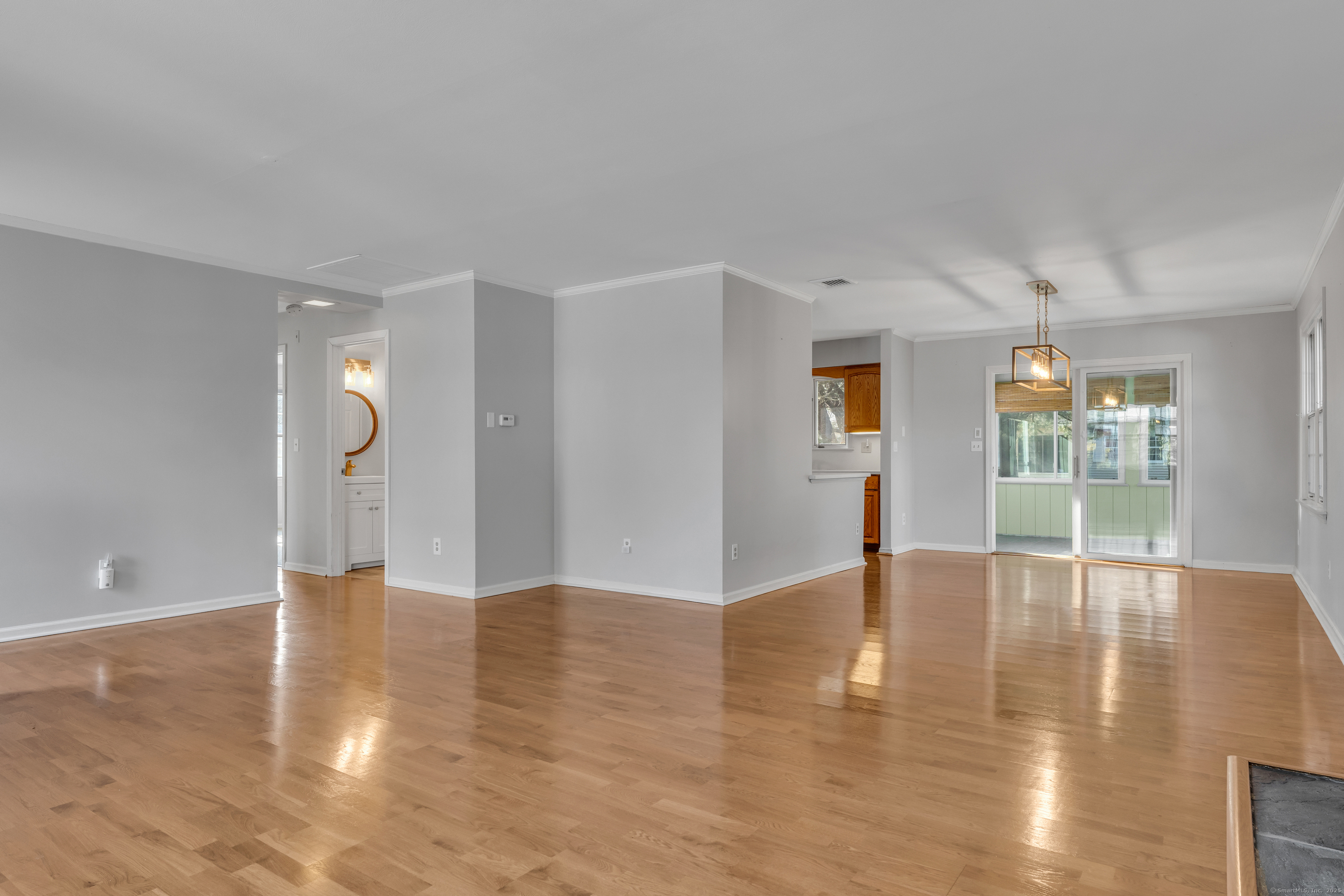11 Aylesbury Circle #11, Madison, Connecticut image 6