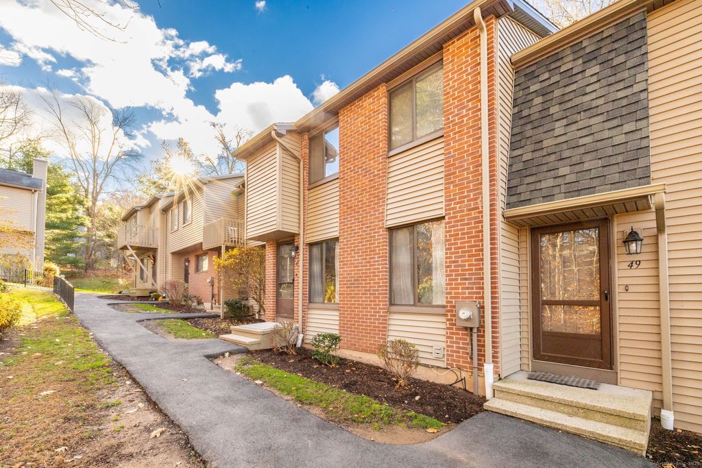 Photo of 47 Conestoga Way #47, Glastonbury, CT 06033 (MLS # 24141094)