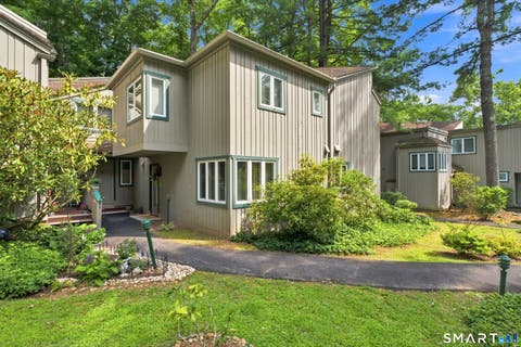 Photo of 8 Lyle Court #J, Farmington, CT 06032 (MLS # 24198475)