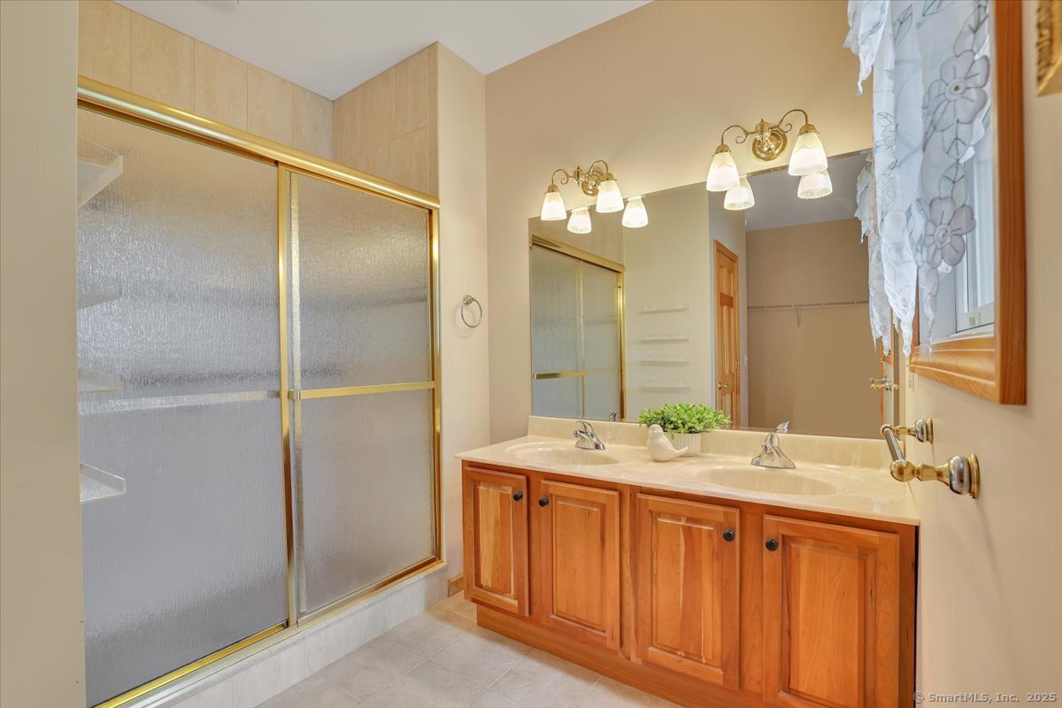 South Windsor, Connecticut 06074, United States, 2 Bedrooms Bedrooms, ,2 BathroomsBathrooms,Residential,Active,179296