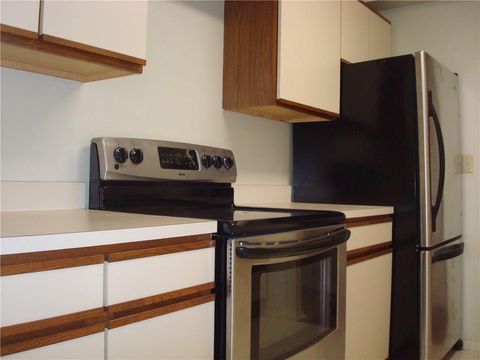 Tiny photo for 887 Farmington Avenue #APT 2K, West Hartford, CT 06119 (MLS # 24145804)