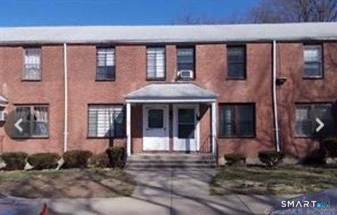 Photo of 35 Nob Hill Circle #D, Bridgeport, CT 06610 (MLS # 24145283)