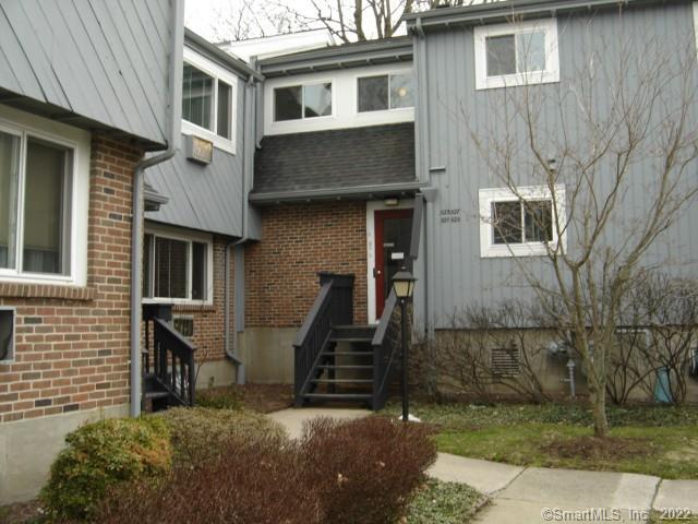 Photo 1 of 527 Glendale Avenue 527, Bridgeport, Connecticut, $1,350, Web #: 170297436