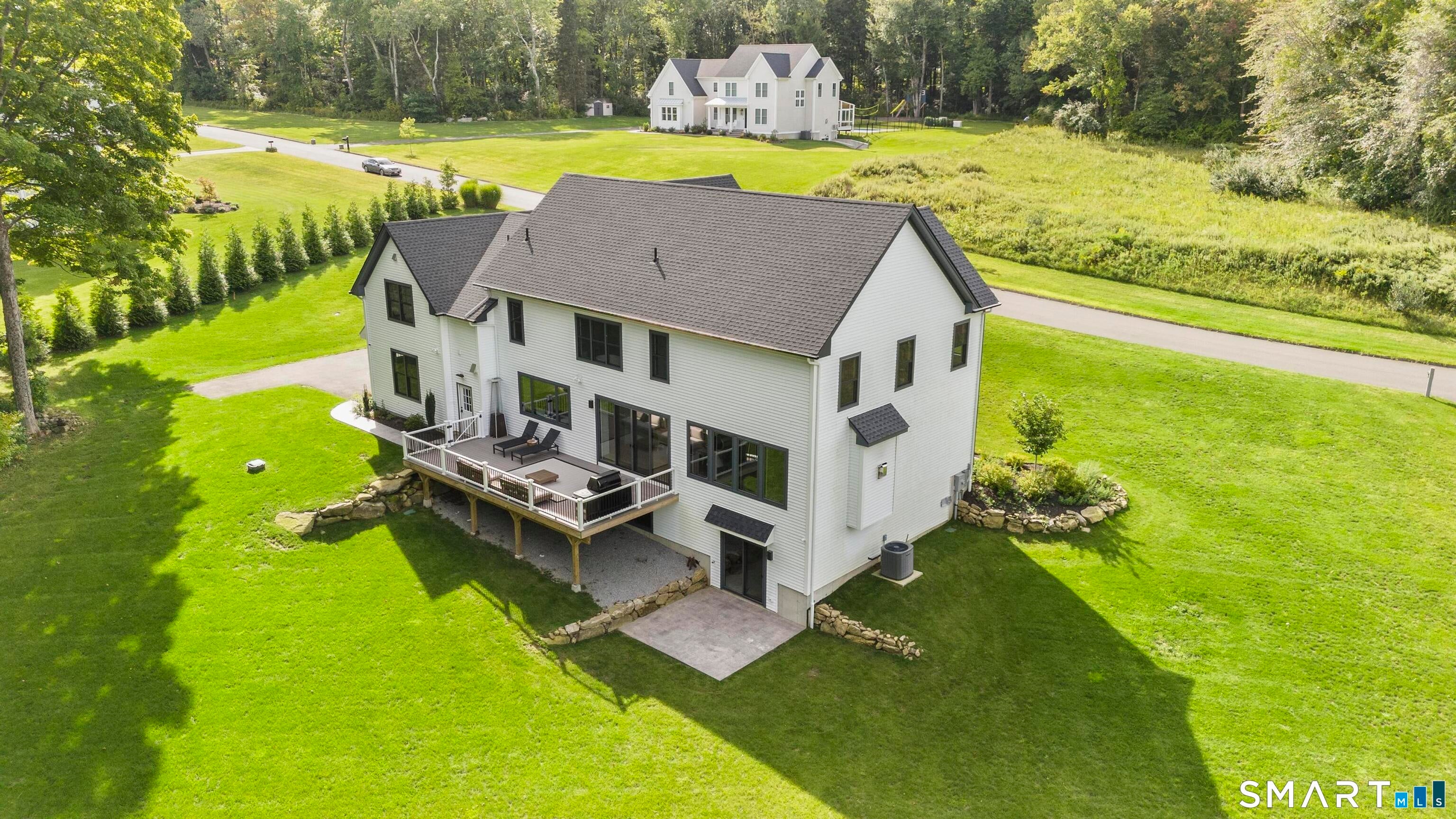 8 Holly Lane