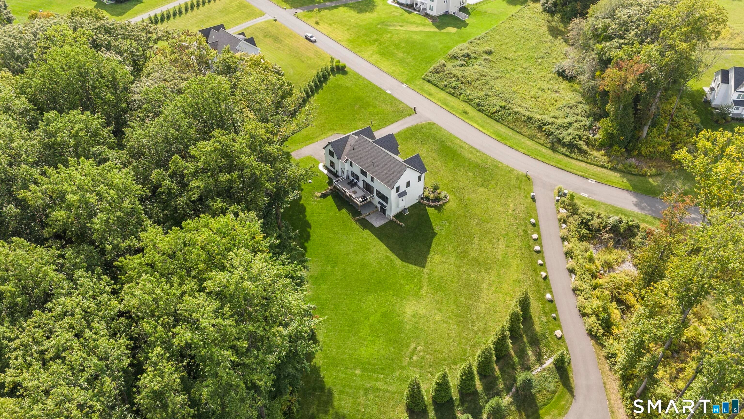 8 Holly Lane