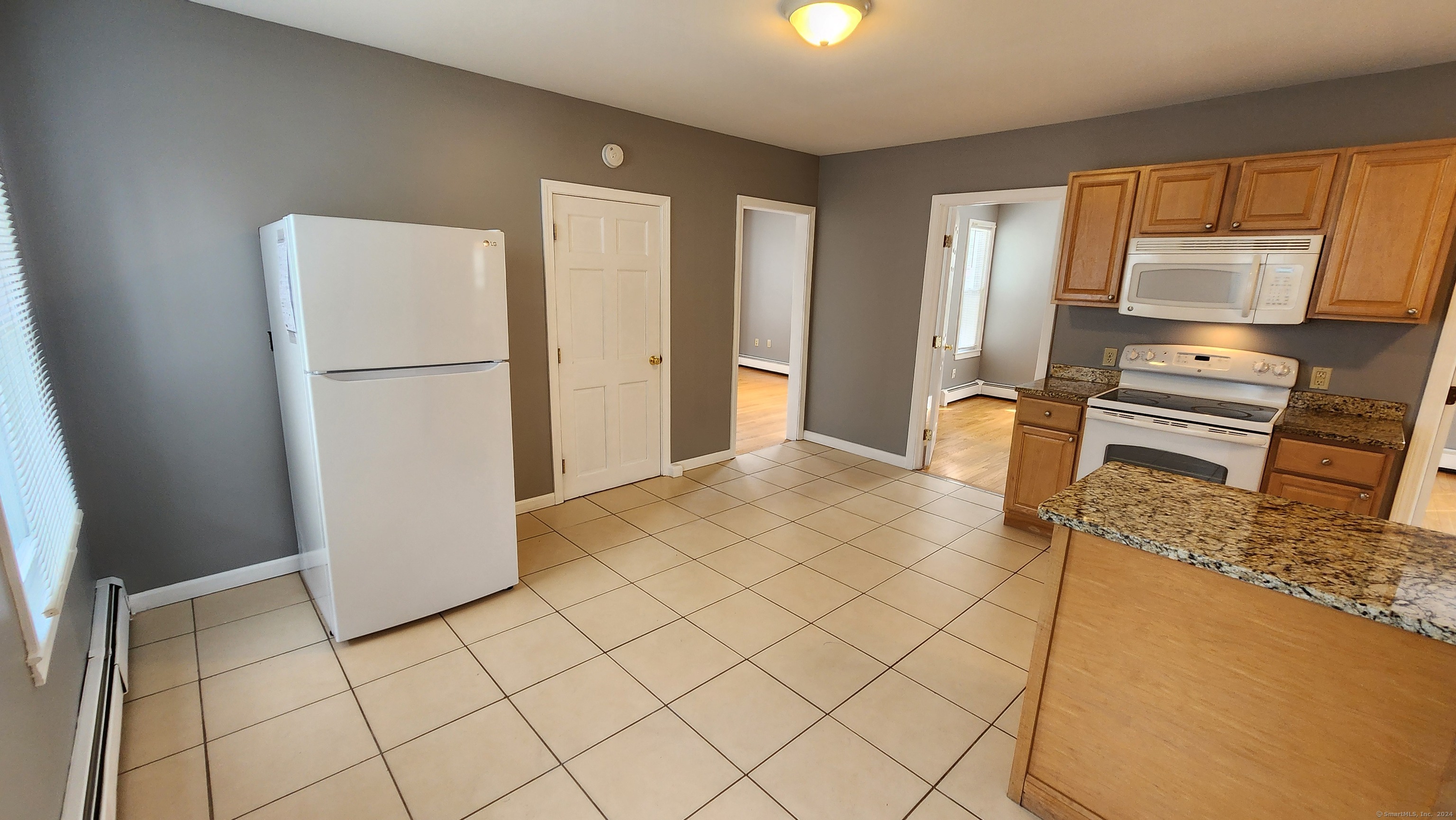 New Britain, Connecticut 06051, United States, 2 Bedrooms Bedrooms, ,2 BathroomsBathrooms,Residential,Pending,134327