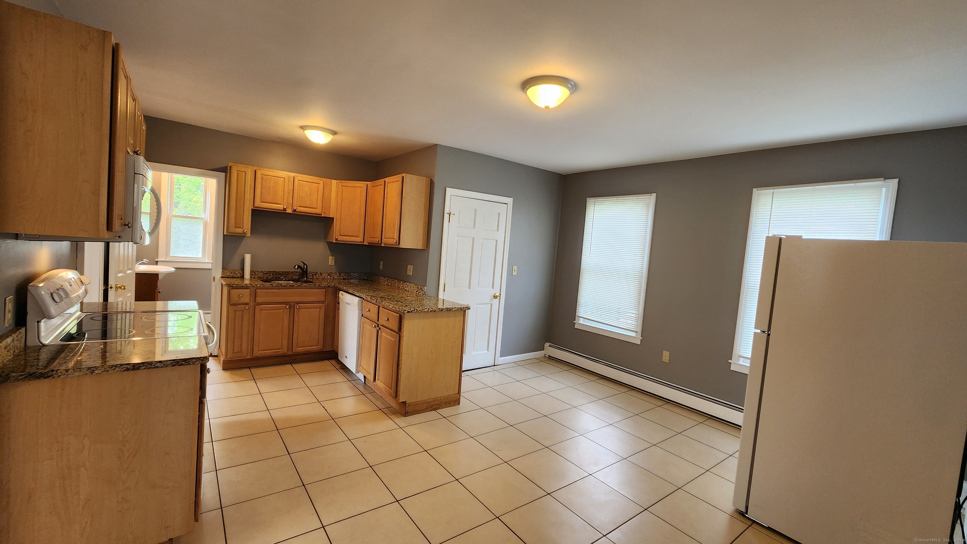 New Britain, Connecticut 06051, United States, 2 Bedrooms Bedrooms, ,2 BathroomsBathrooms,Residential,Pending,134327