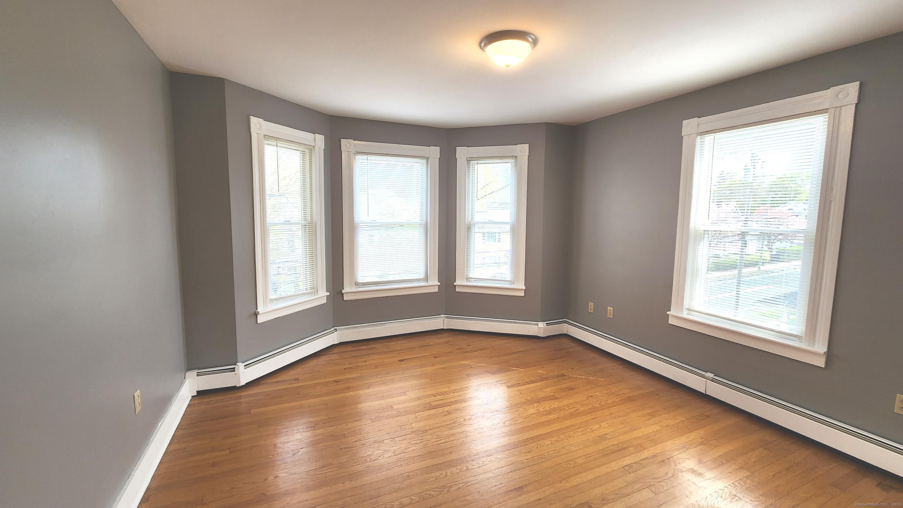 New Britain, Connecticut 06051, United States, 2 Bedrooms Bedrooms, ,2 BathroomsBathrooms,Residential,Pending,134327