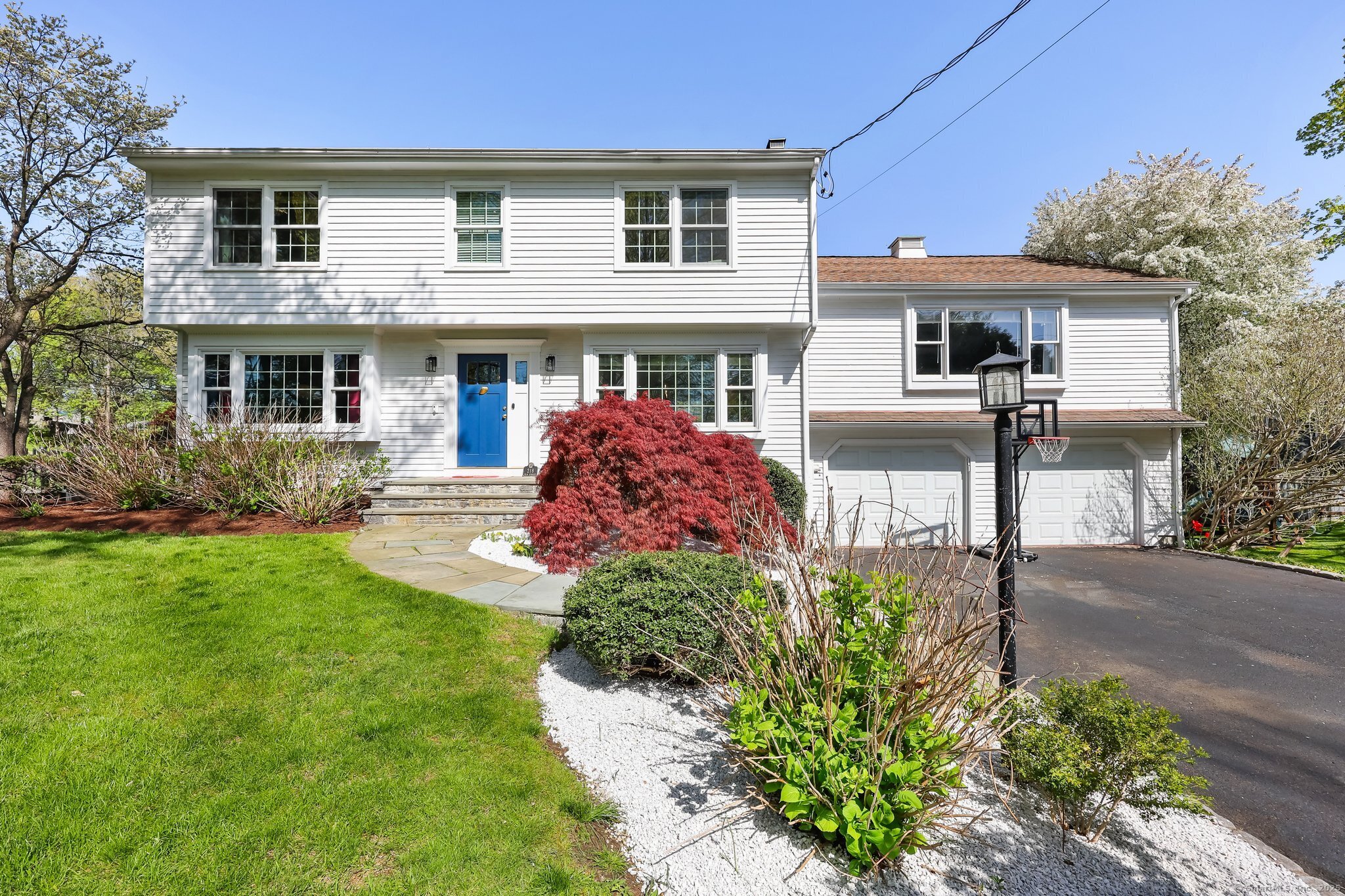 Property for Sale at 218 Elm Street, Fairfield, Connecticut - Bedrooms: 3 
Bathrooms: 2.5 
Rooms: 7  - $999,000