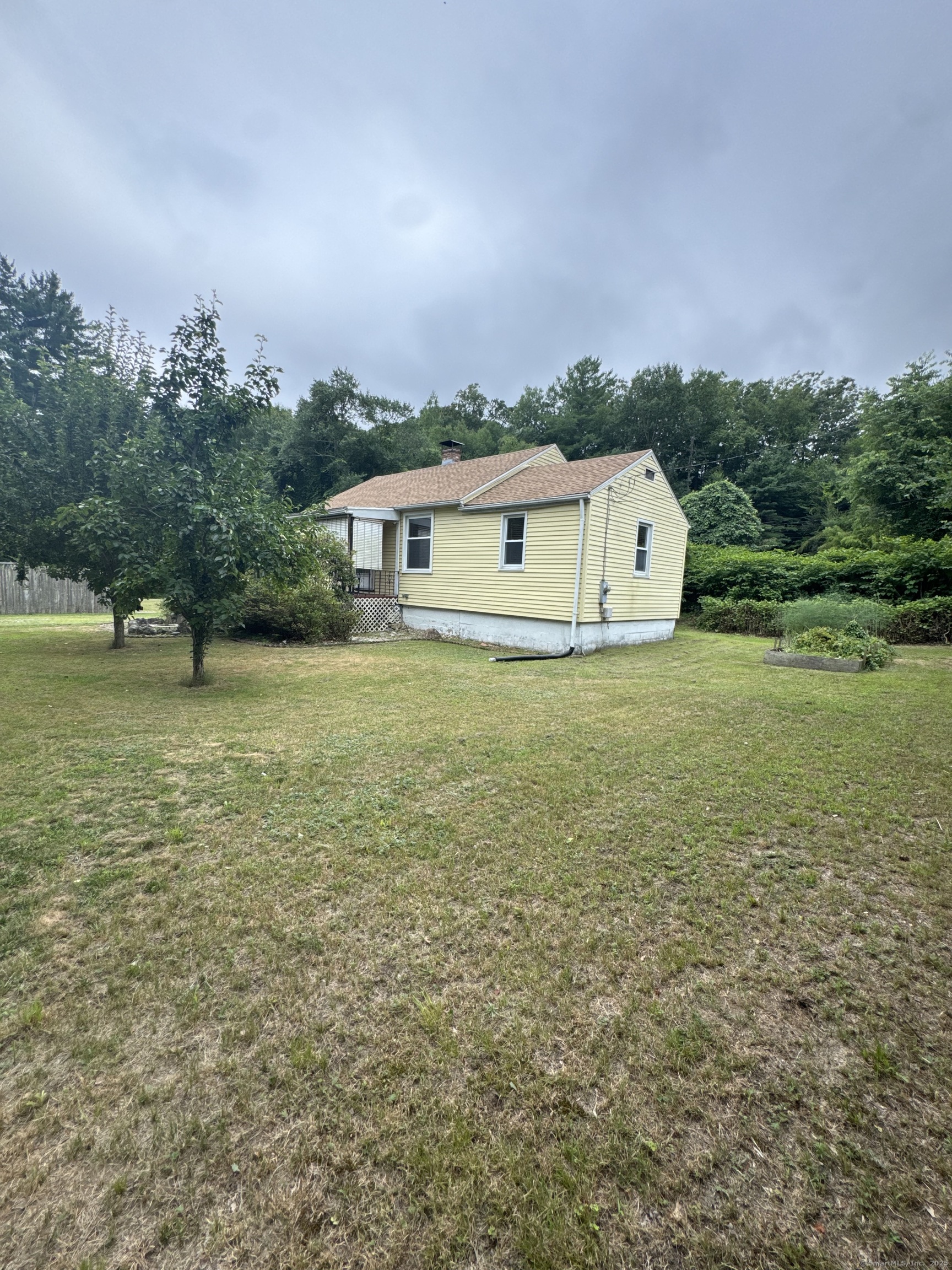 37 New London Turnpike