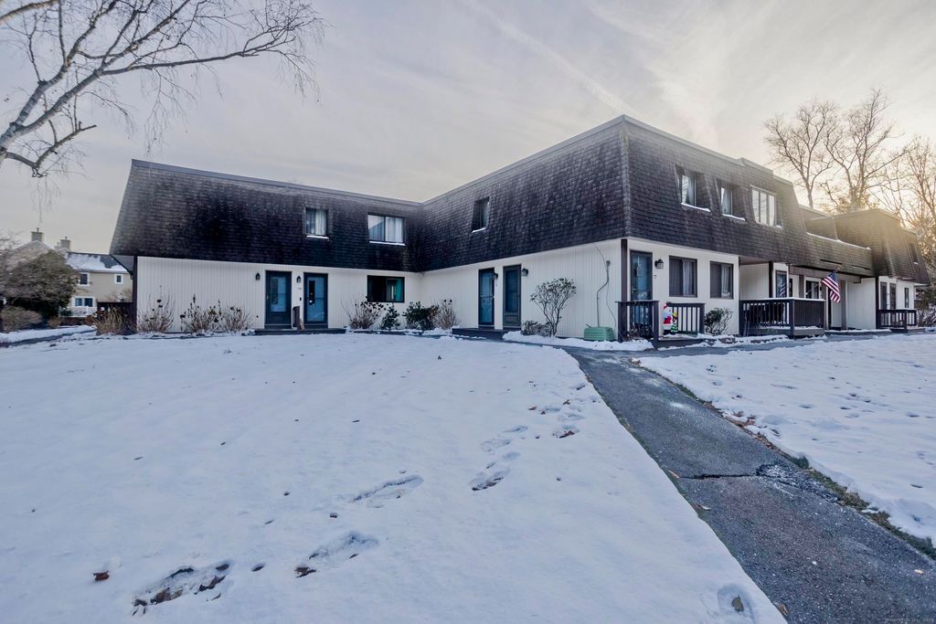 Photo of 78 Landing Circle #78, Suffield, CT 06078 (MLS # 24144127)