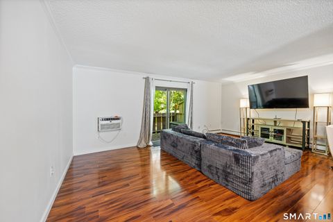 Tiny photo for 7 Sutton Place #7, Bloomfield, CT 06002 (MLS # 24179376)