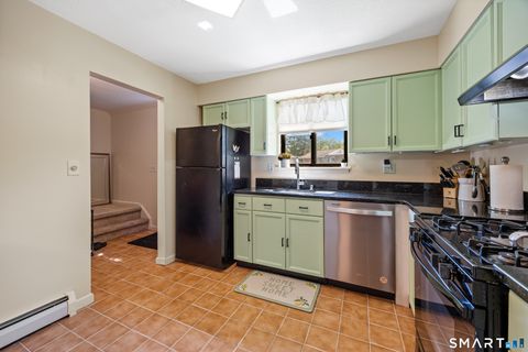 Tiny photo for 7 Sutton Place #7, Bloomfield, CT 06002 (MLS # 24179376)