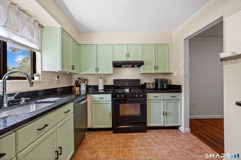 Tiny photo for 7 Sutton Place #7, Bloomfield, CT 06002 (MLS # 24179376)
