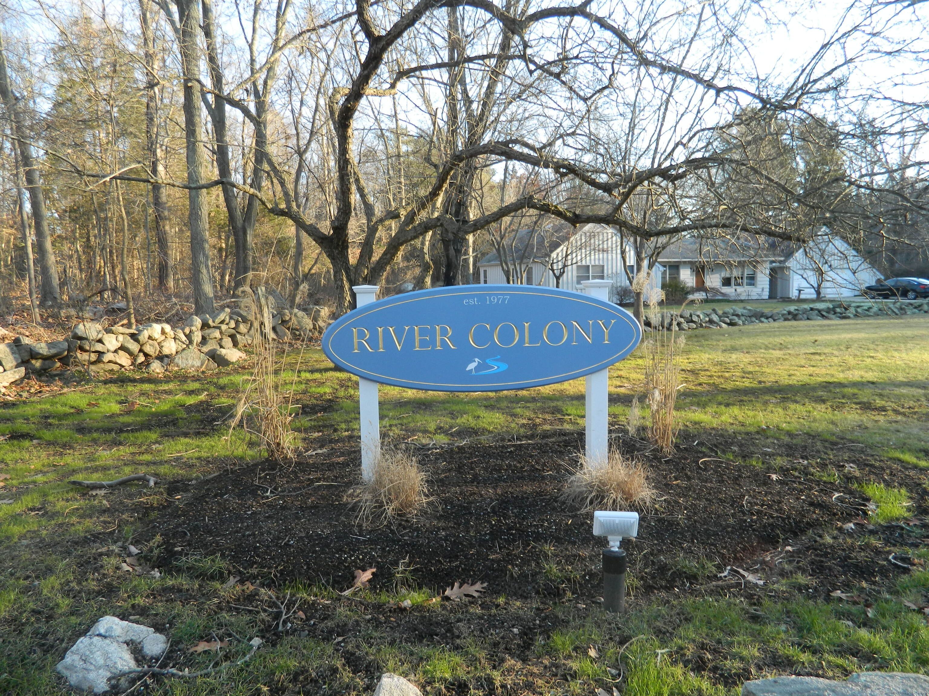 River Colony 9, Guilford, Connecticut - 1 Bedrooms  
1 Bathrooms  
5 Rooms - 