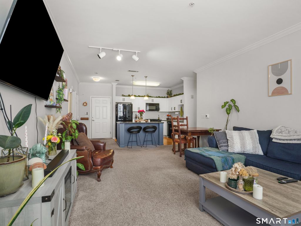 Photo of 35 W Broad Street #224, Stamford, CT 06902 (MLS # 24160059)