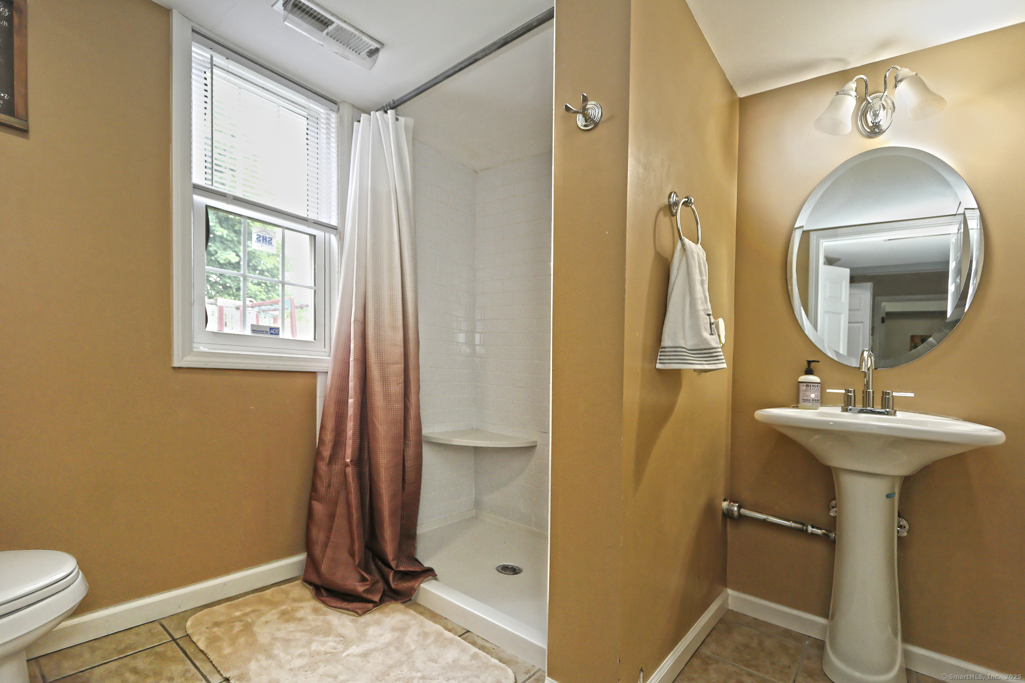 354 Lynne Place, Bridgeport, Connecticut image 29