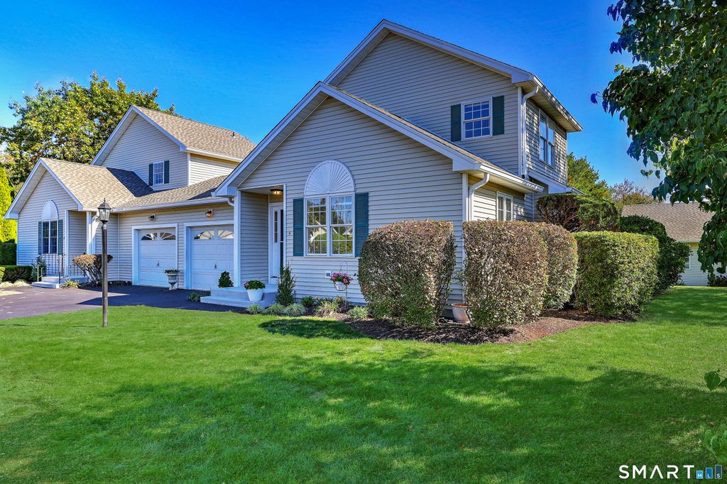 Photo of 4 Cider Mill Lane, Trumbull, CT 06611 (MLS # 24147427)